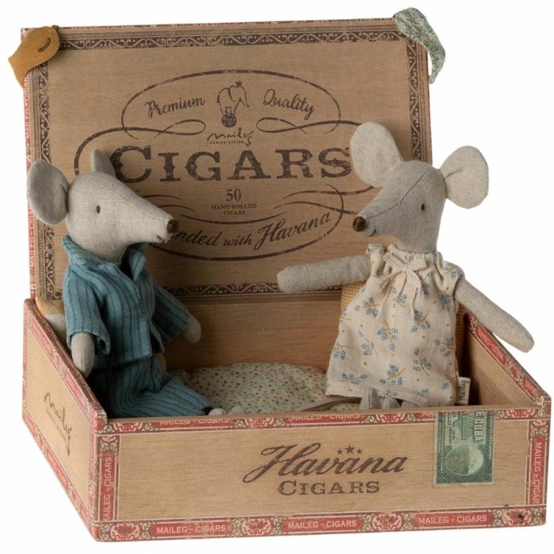 Dolls & Dollhouses | Mom And Dad Mice In A Cigarbox Dolls & Dollhouses Dolls & Dollhouses