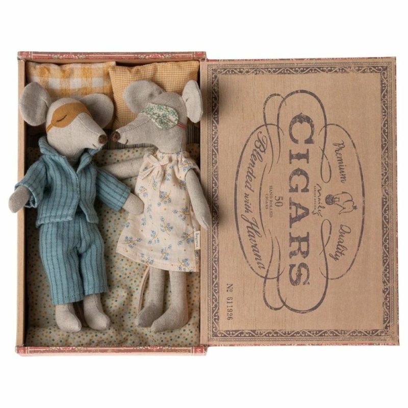 Dolls & Dollhouses | Mom And Dad Mice In A Cigarbox Dolls & Dollhouses Dolls & Dollhouses