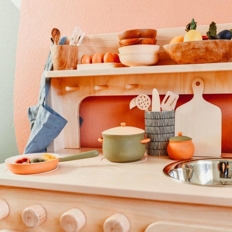 Waldorf Essentials | Chef’S Wooden Play Kitchen Waldorf Essentials Waldorf Essentials